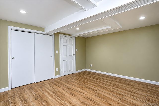 95-20 239th Street, Floral Park, NY 11001