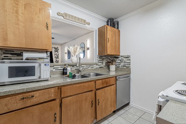 9554 Celine, San Antonio, TX 78250