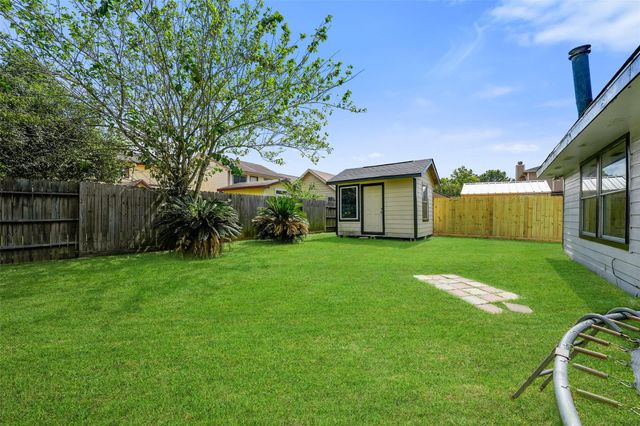 1054 Somercotes Lane, Channelview, TX 77530