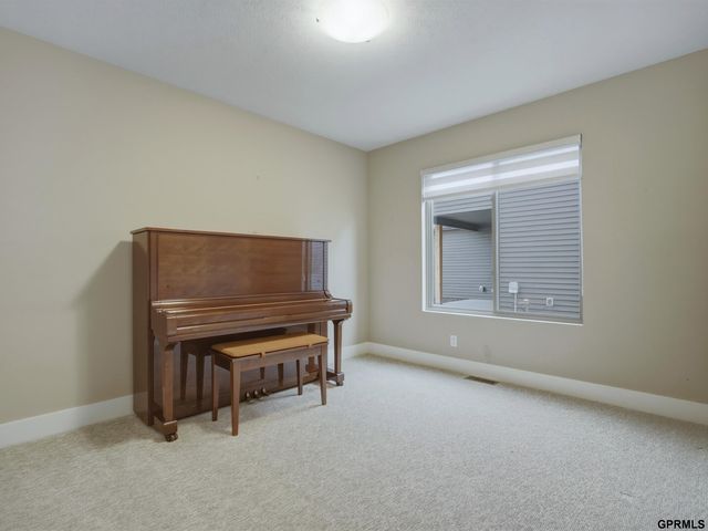 20055 Piney Creek Drive, Elkhorn, NE 68022