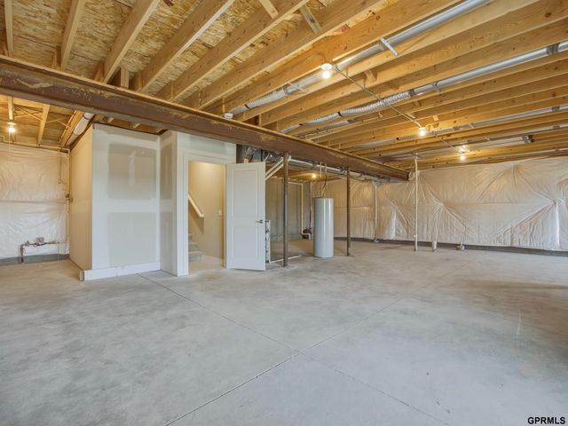 20055 Piney Creek Drive, Elkhorn, NE 68022