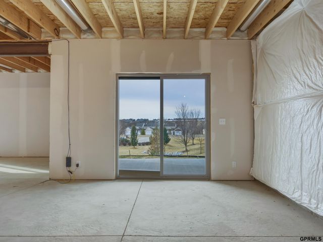 20055 Piney Creek Drive, Elkhorn, NE 68022