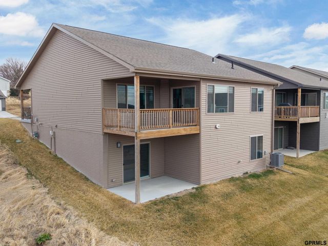 20055 Piney Creek Drive, Elkhorn, NE 68022