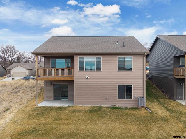 20055 Piney Creek Drive, Elkhorn, NE 68022