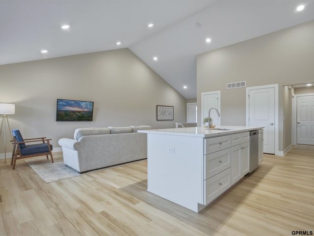 20055 Piney Creek Drive, Elkhorn, NE 68022