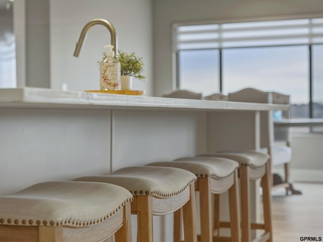 20055 Piney Creek Drive, Elkhorn, NE 68022