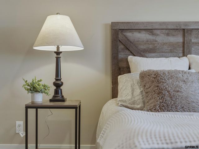 20055 Piney Creek Drive, Elkhorn, NE 68022