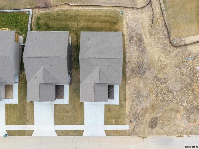 20055 Piney Creek Drive, Elkhorn, NE 68022