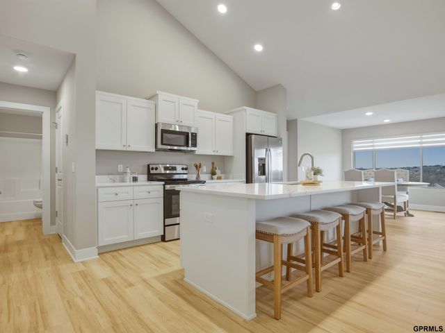 20055 Piney Creek Drive, Elkhorn, NE 68022