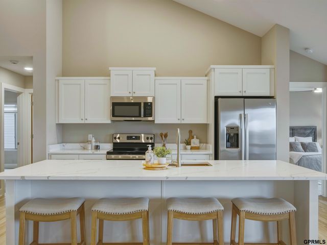 20055 Piney Creek Drive, Elkhorn, NE 68022