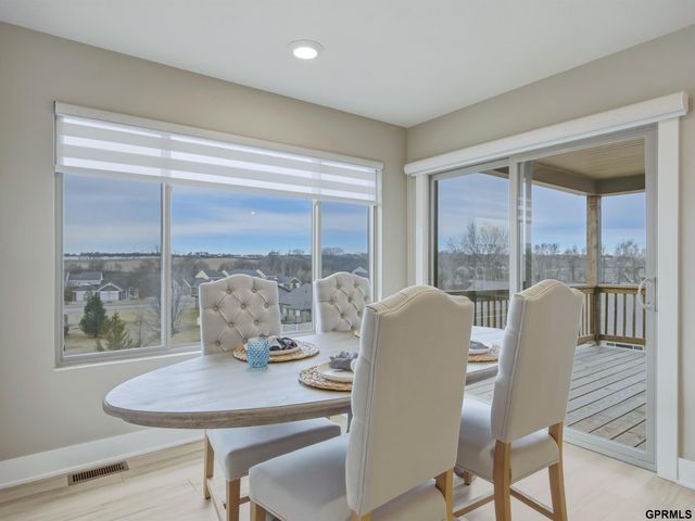 20055 Piney Creek Drive, Elkhorn, NE 68022