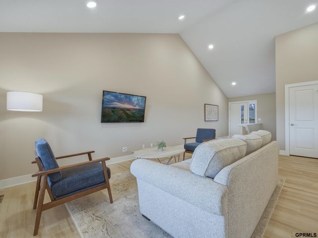 20055 Piney Creek Drive, Elkhorn, NE 68022