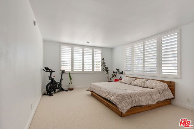 2385 Roscomare Road E17, Los Angeles, CA 90077