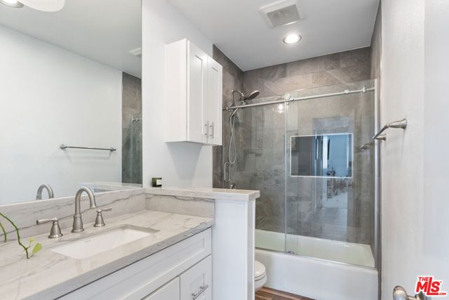 2385 Roscomare Road E17, Los Angeles, CA 90077