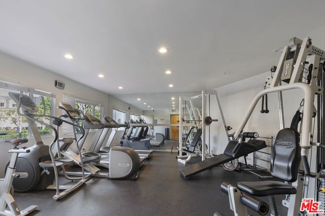 2385 Roscomare Road E17, Los Angeles, CA 90077