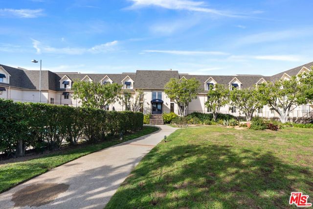 2385 Roscomare Road E17, Los Angeles, CA 90077