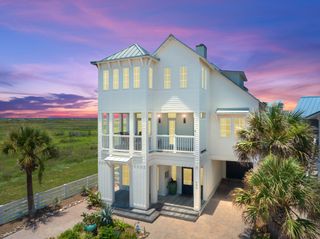 103 Seaside Dr, Port Aransas, TX 78373