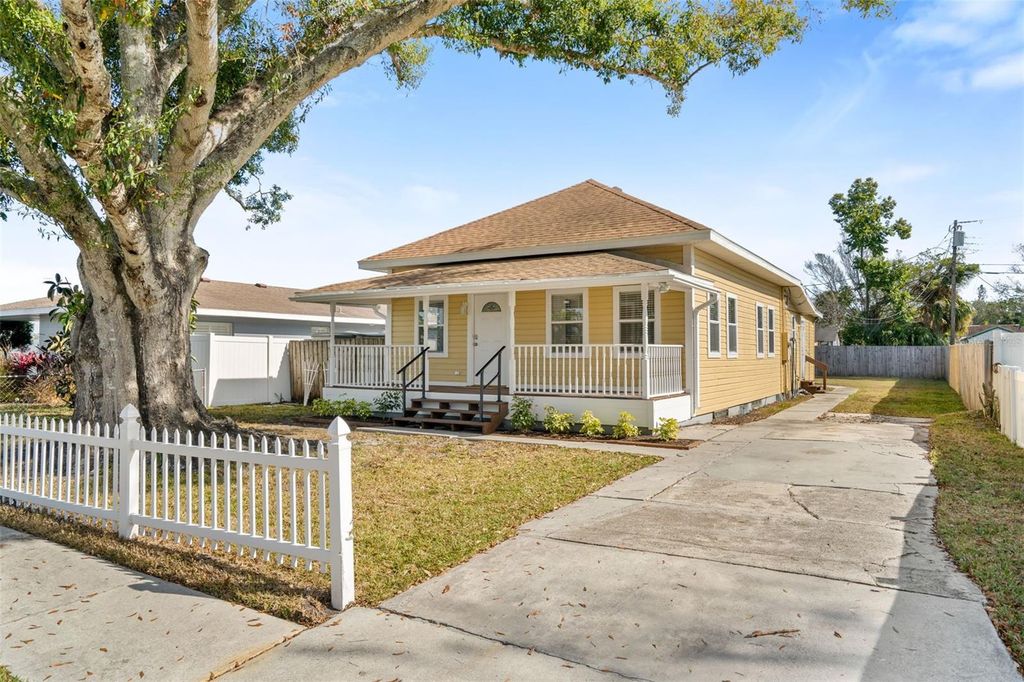 1216 26TH AVENUE W, Palmetto, FL 34221