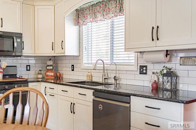 490 Moonlite Drive, Idaho Falls, ID 83402