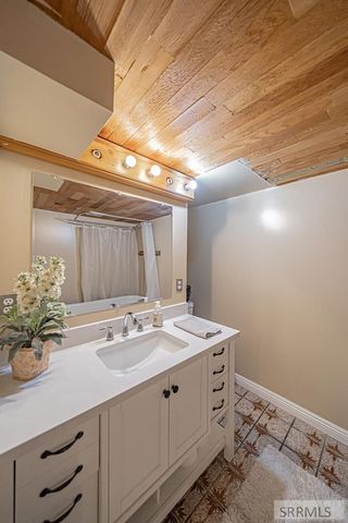 490 Moonlite Drive, Idaho Falls, ID 83402