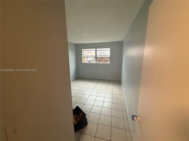 3710 NW 21st Street 109, Lauderdale Lakes, FL 33311