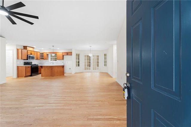 1227 Al Roberts Rd SE, Senoia, GA 30276