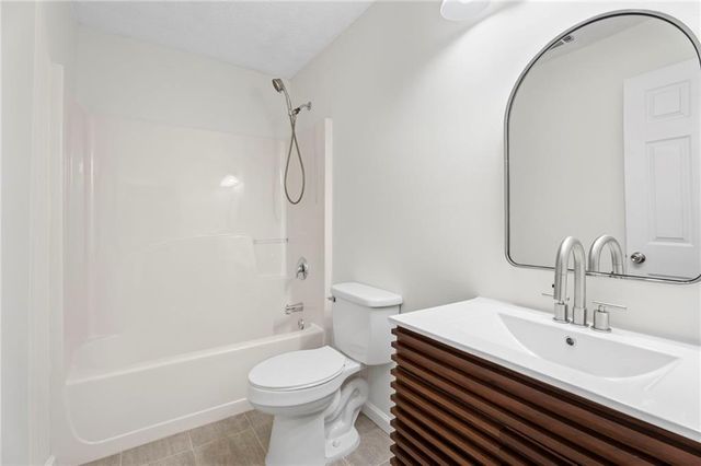 1227 Al Roberts Rd SE, Senoia, GA 30276