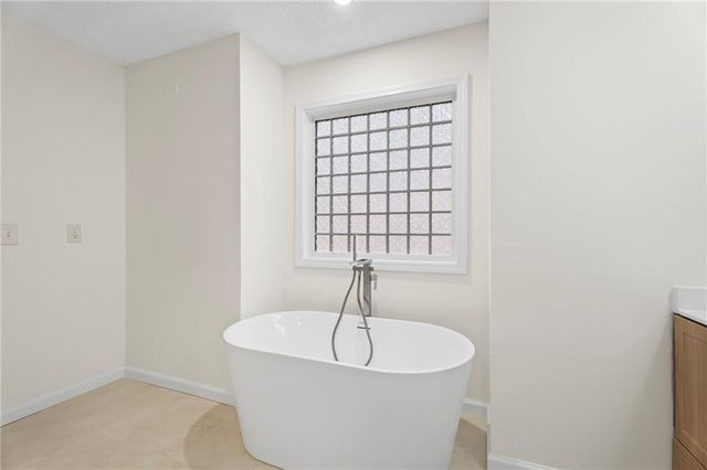 1227 Al Roberts Rd SE, Senoia, GA 30276