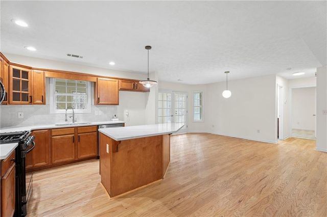 1227 Al Roberts Rd SE, Senoia, GA 30276