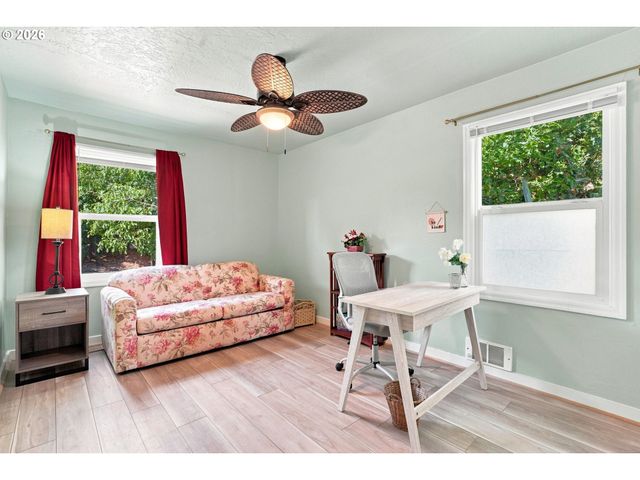 1572 W BROADWAY, Eugene, OR 97402