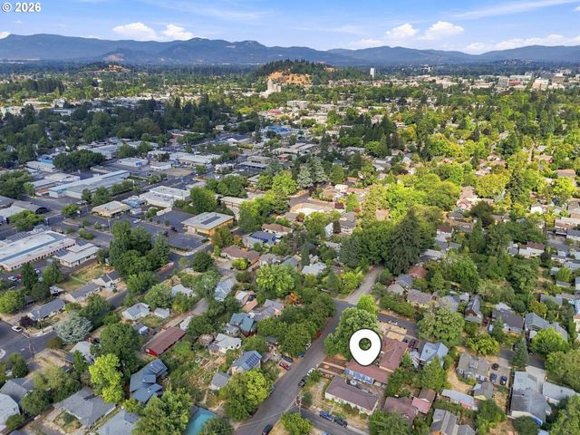 1572 W BROADWAY, Eugene, OR 97402