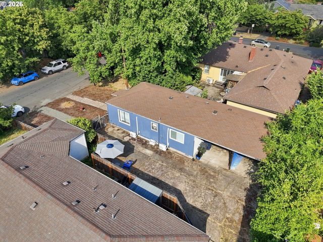 1572 W BROADWAY, Eugene, OR 97402