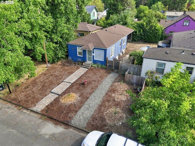 1572 W BROADWAY, Eugene, OR 97402