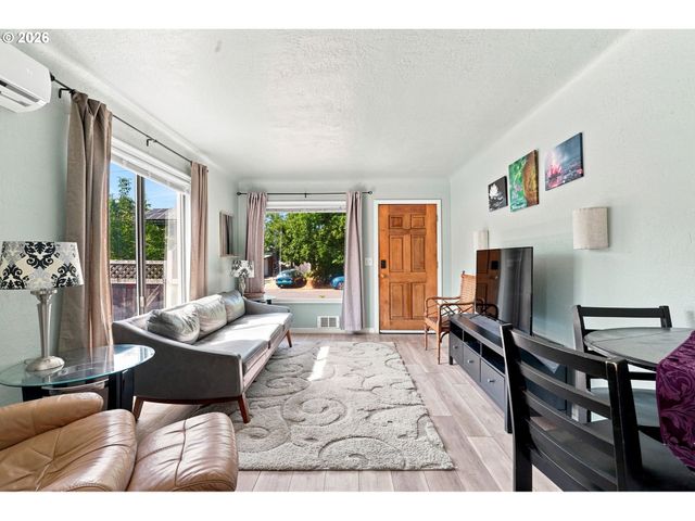 1572 W BROADWAY, Eugene, OR 97402