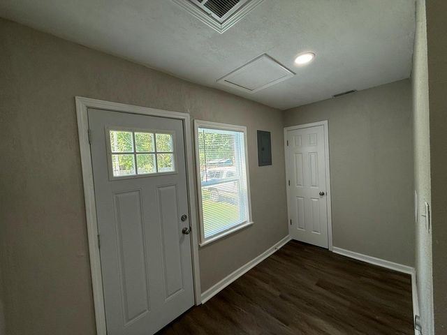 910 W Valley Street, St Joseph, MO 64504