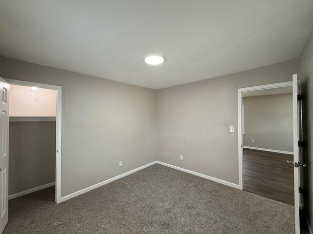 910 W Valley Street, St Joseph, MO 64504