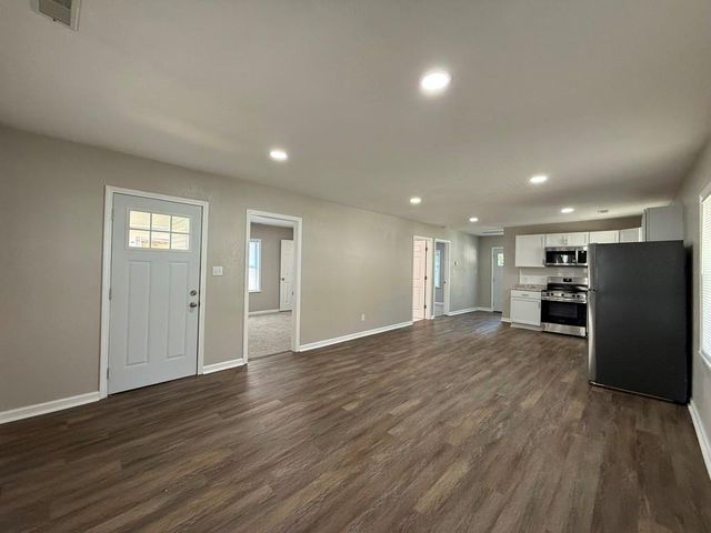 910 W Valley Street, St Joseph, MO 64504