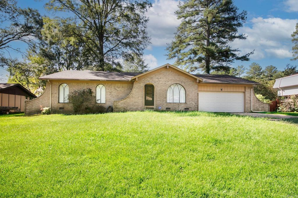 134 Foxdell Circle, Jacksonville, AR 72076