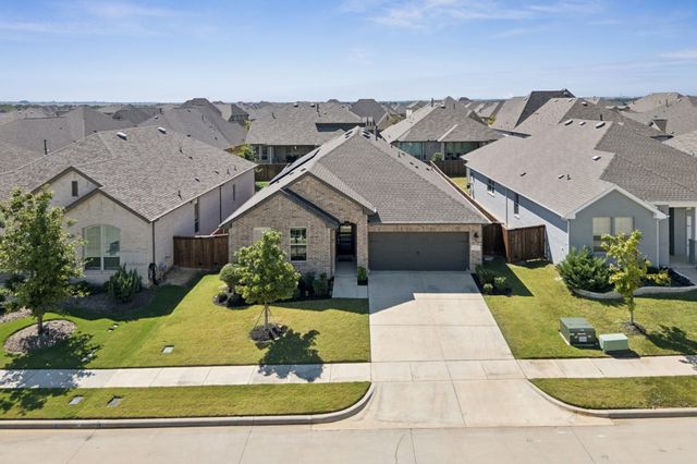 4105 Silver Spur Court, Aubrey, TX 76227