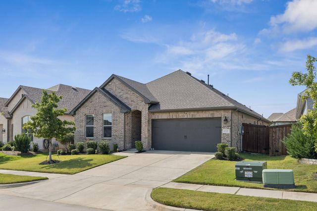 4105 Silver Spur Court, Aubrey, TX 76227
