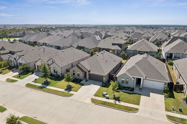 4105 Silver Spur Court, Aubrey, TX 76227