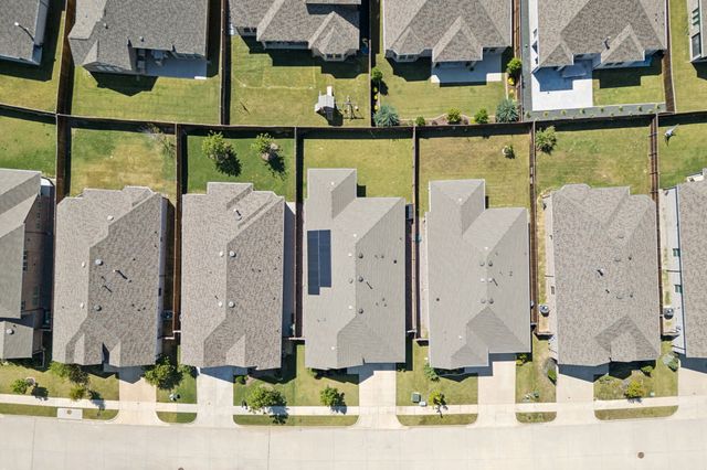 4105 Silver Spur Court, Aubrey, TX 76227