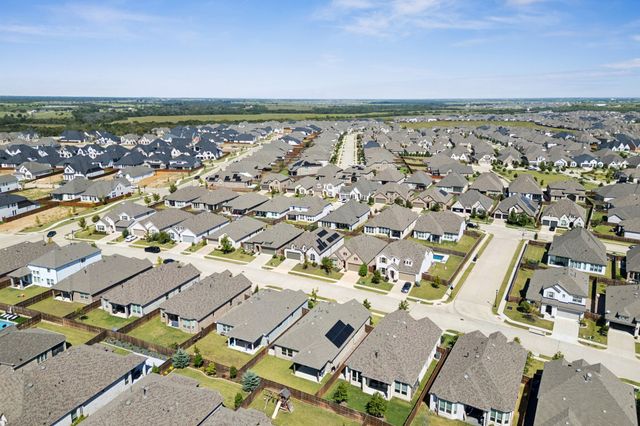 4105 Silver Spur Court, Aubrey, TX 76227