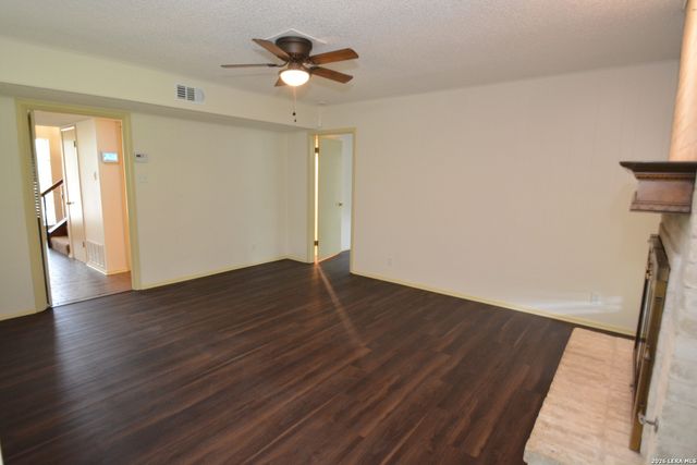 602 BRIAR OAK ST, San Antonio, TX 78216