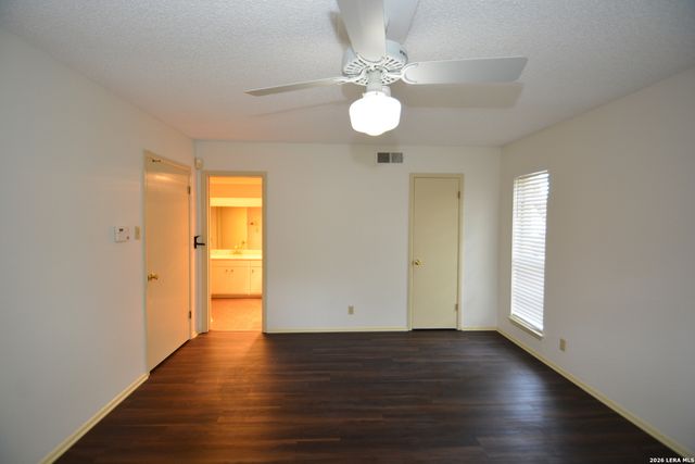 602 BRIAR OAK ST, San Antonio, TX 78216