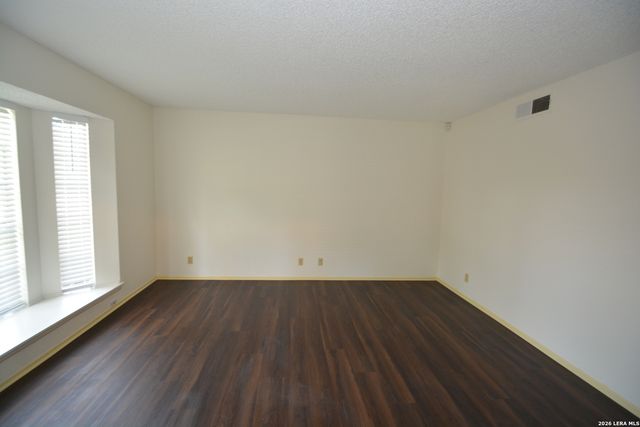 602 BRIAR OAK ST, San Antonio, TX 78216