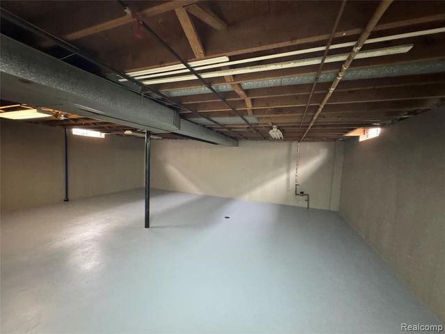 5722 Centralia Street, Dearborn Heights, MI 48127