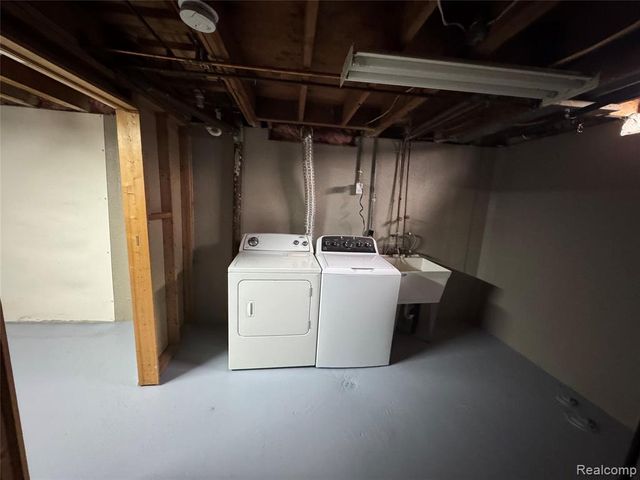 5722 Centralia Street, Dearborn Heights, MI 48127