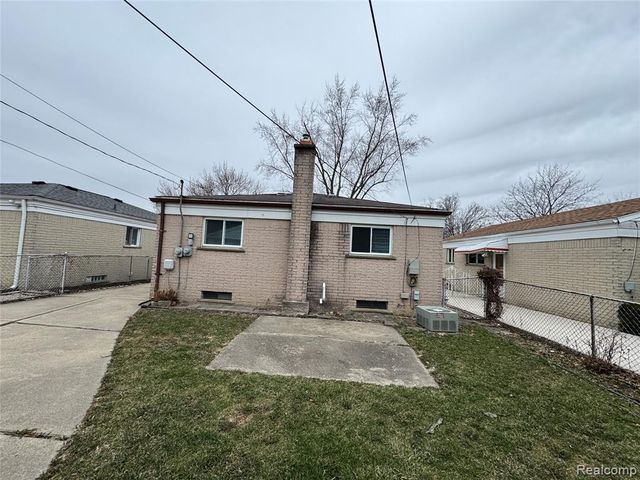 5722 Centralia Street, Dearborn Heights, MI 48127