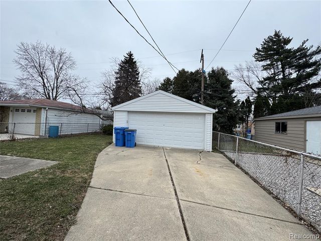 5722 Centralia Street, Dearborn Heights, MI 48127